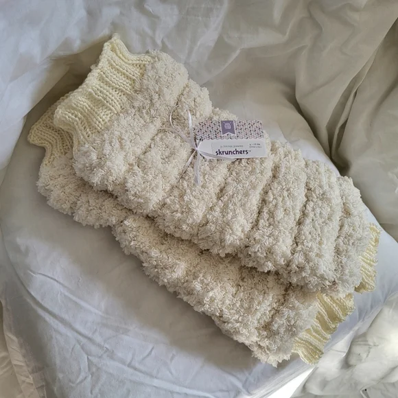 Hand-knit skrunchers™ legwarmers, 16" calf circumfrence (women's L/XL approx.) - Picture 2 of 3